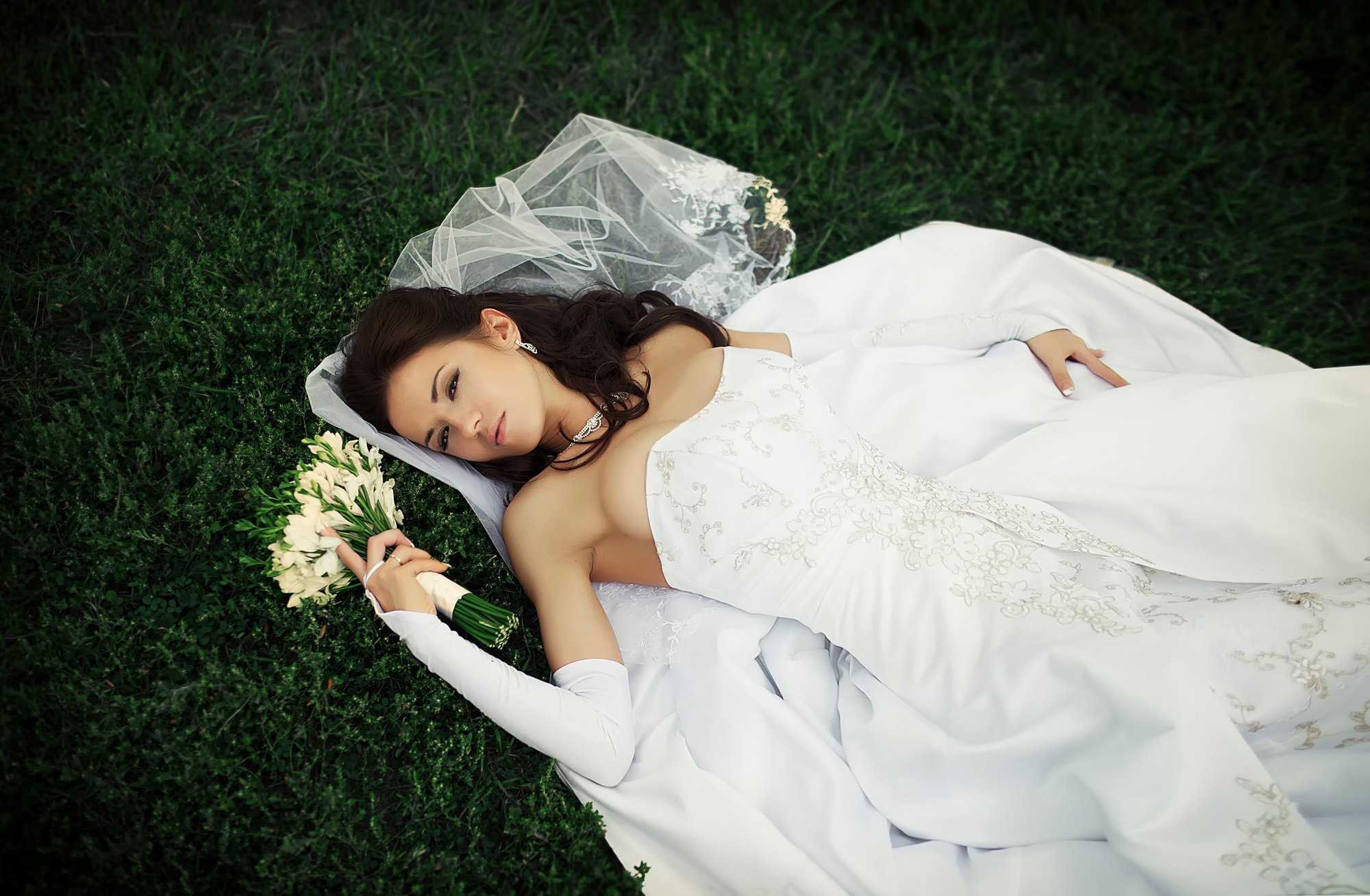 Видеть себя во сне в свадебном платье невестой