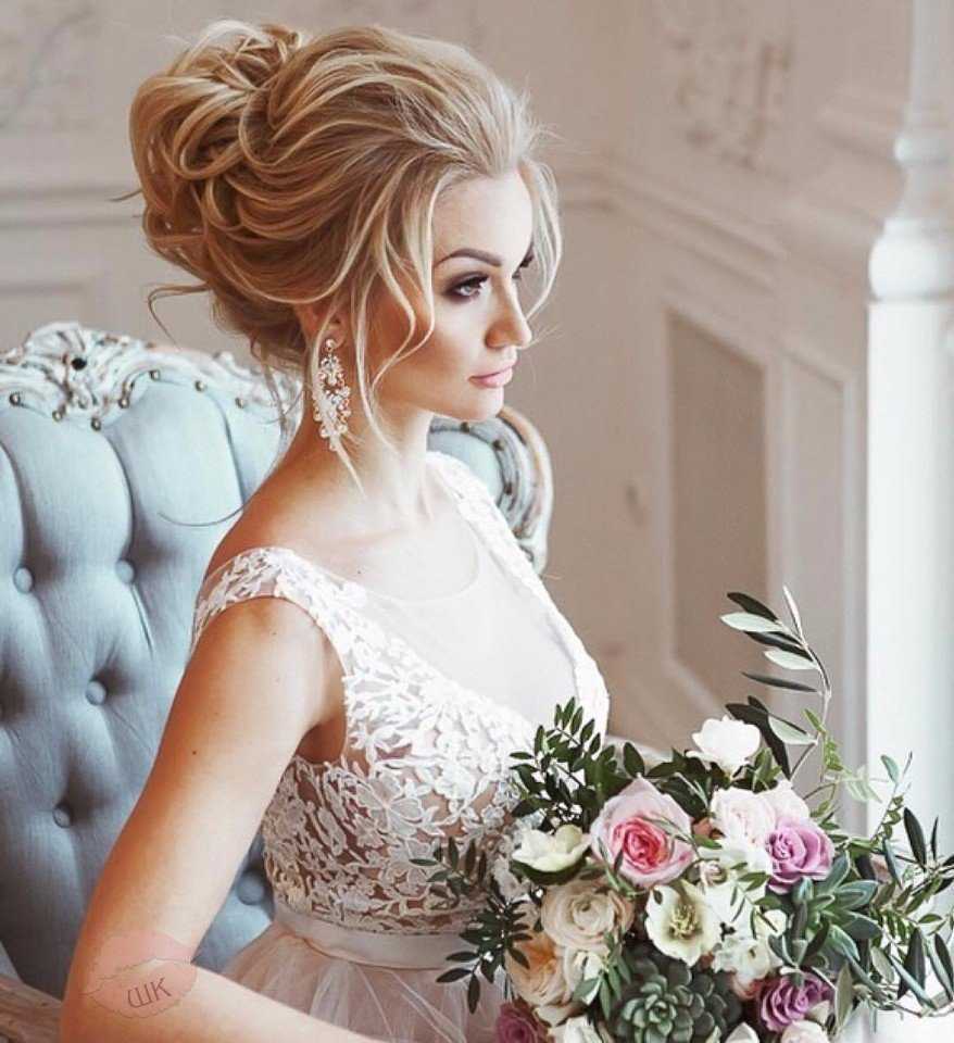Свадебные прически на средние волосы - 20 красивых идей (фото)