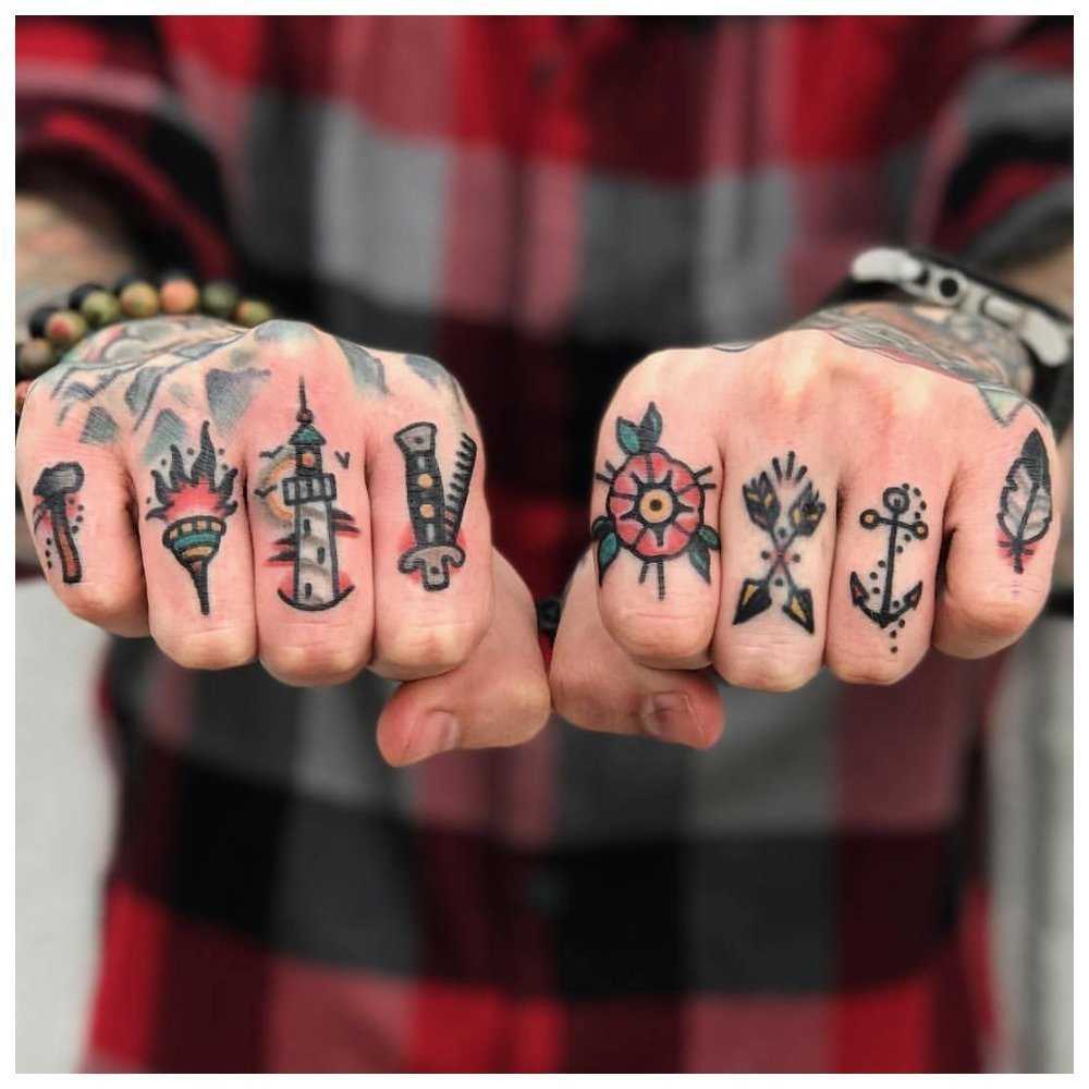 Эскизы татуировок на пальцах для девушек Надписи и их значение, маленькие татуировки в виде сердца, короны, креста, льва, бесконечности, букв, перстней Значение тату на большом, указательном, среднем, безымянном пальце, мизинце