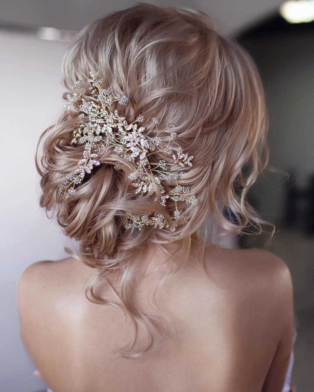 Свадебные прически на длинные волосы в 2021 году – 35 фото для невесты