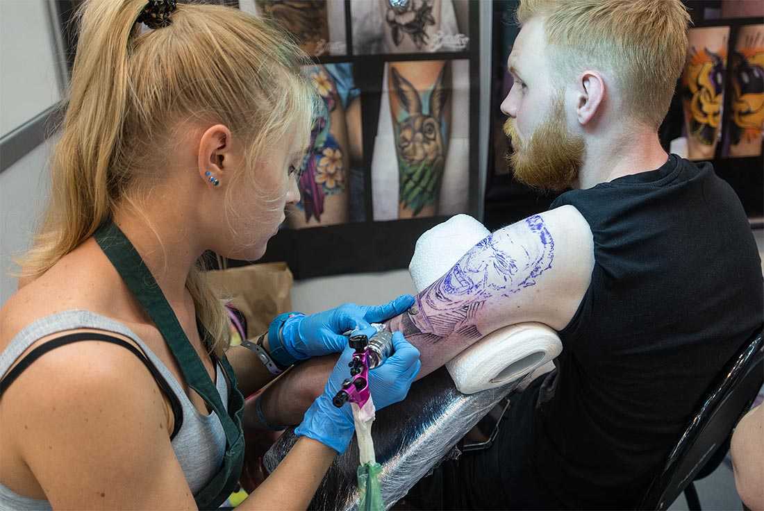 Бизнес с иголочки: сколько зарабатывают тату-салоны