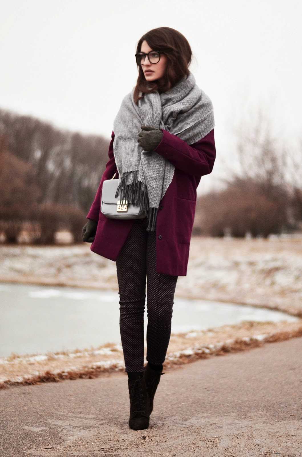 Бордовое пальто:модные тенденции, стильные образы, с чем носить фото