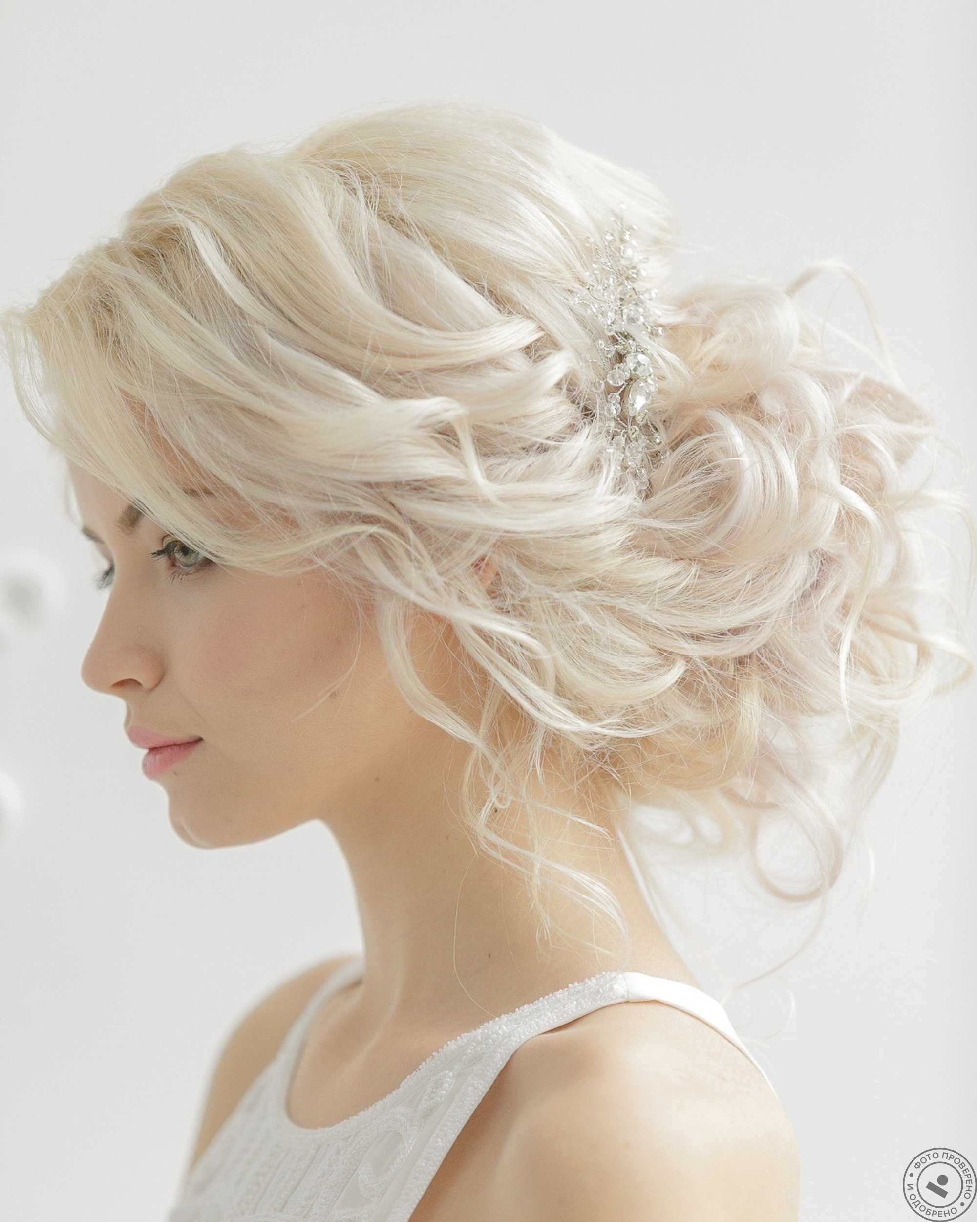 Свадебные прически на средние волосы: 20 идей (фото)