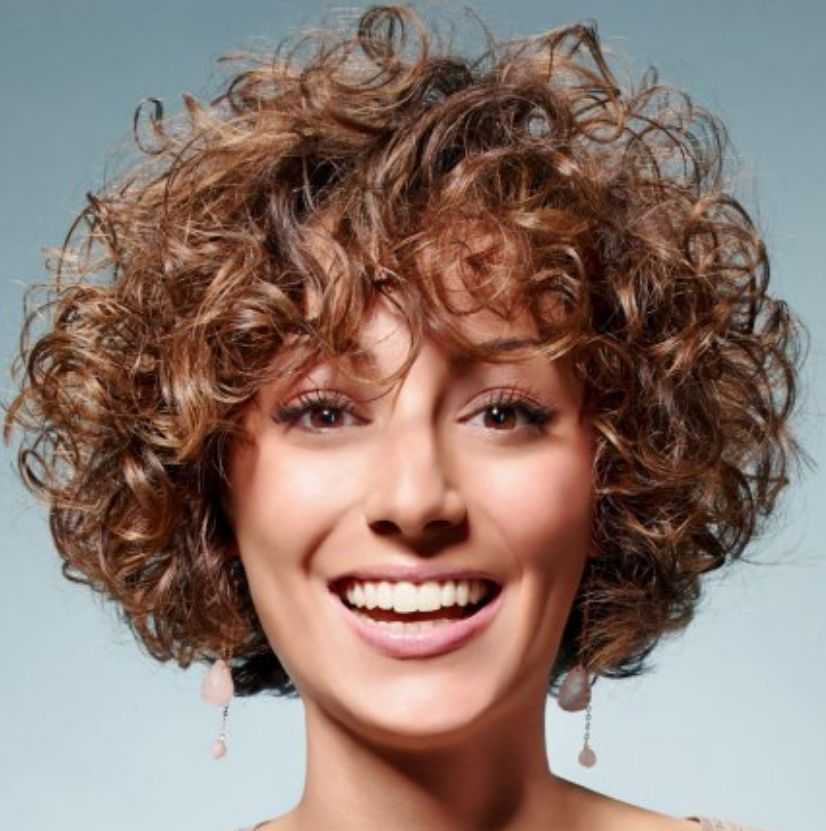 Химия волос для женщин, виды химии: мокрая, крупная или легкая на средние волосы