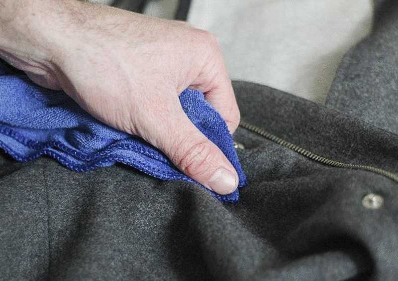 Как почистить пальто без стирки или постирать в стиральной машине?